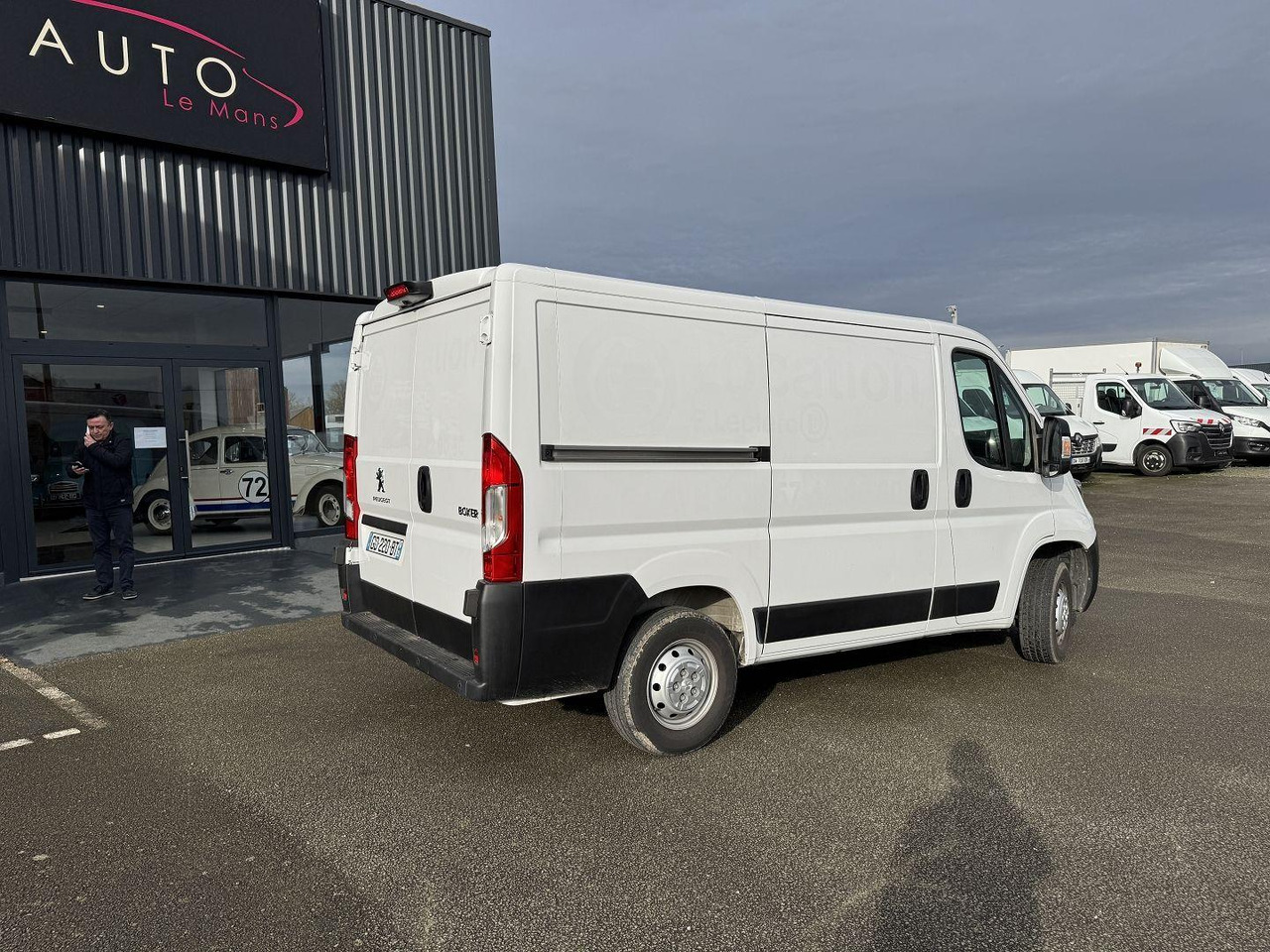 Peugeot Boxer 330 L1H1 2.2 BLUEHDI S&S 140CH ASPHALT - Furgoneta pequeña: foto 5 Peugeot Boxer 330 L1H1 2.2 BLUEHDI S&S 140CH ASPHALT - Furgoneta pequeña: foto 5