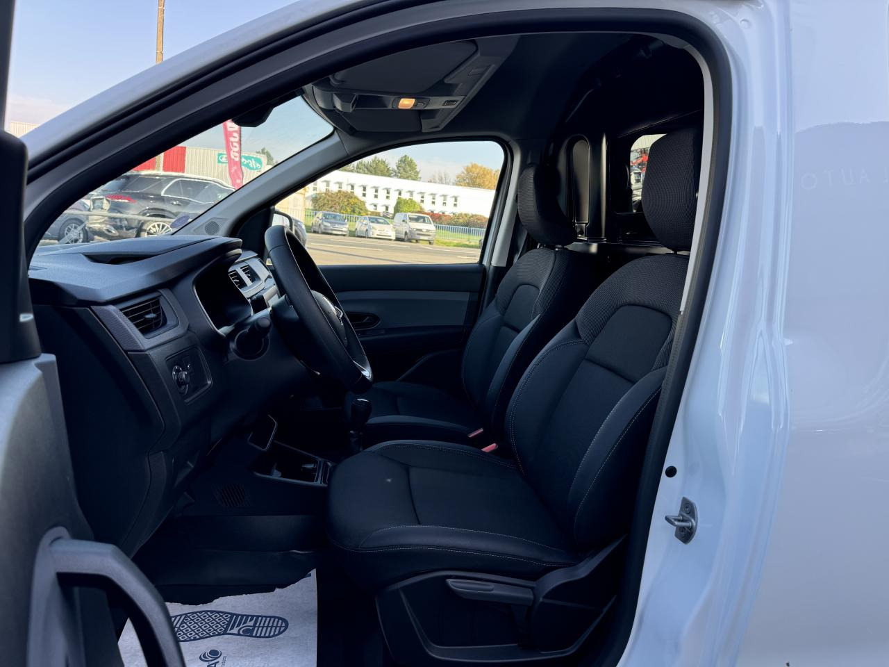 RENAULT EXPRESS 1.5 DCI 75CH CONFORT - Furgón: foto 4 RENAULT EXPRESS 1.5 DCI 75CH CONFORT - Furgón: foto 4