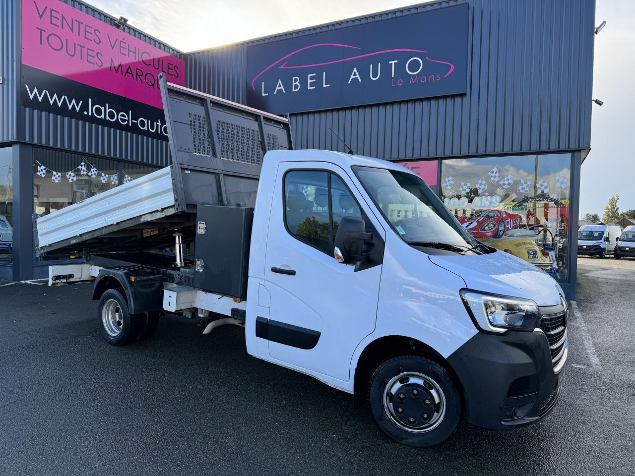 RENAULT MASTER 3T5 BENNE COFFRE RJ 2.3 DCI 145CH PROPULSION - Volquete furgoneta: foto 1 RENAULT MASTER 3T5 BENNE COFFRE RJ 2.3 DCI 145CH PROPULSION - Volquete furgoneta: foto 1