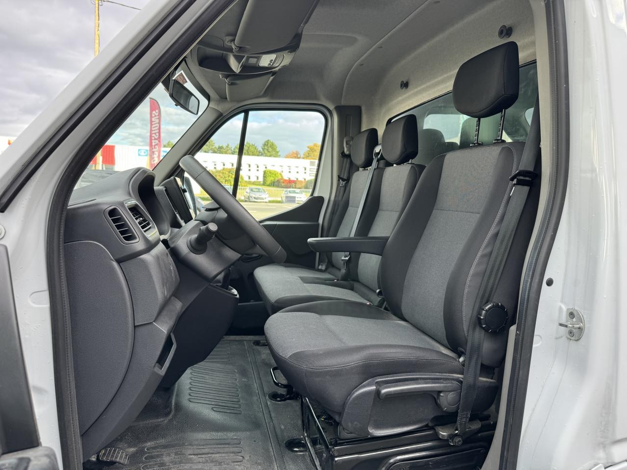 RENAULT Master Confort R3500RJ L3 2.3 dCi - 145  III TRANSPORTS SPECIFIQUES BENNE Benne Basculante + Coffre - Volquete furgoneta: foto 5 RENAULT Master Confort R3500RJ L3 2.3 dCi - 145  III TRANSPORTS SPECIFIQUES BENNE Benne Basculante + Coffre - Volquete furgoneta: foto 5