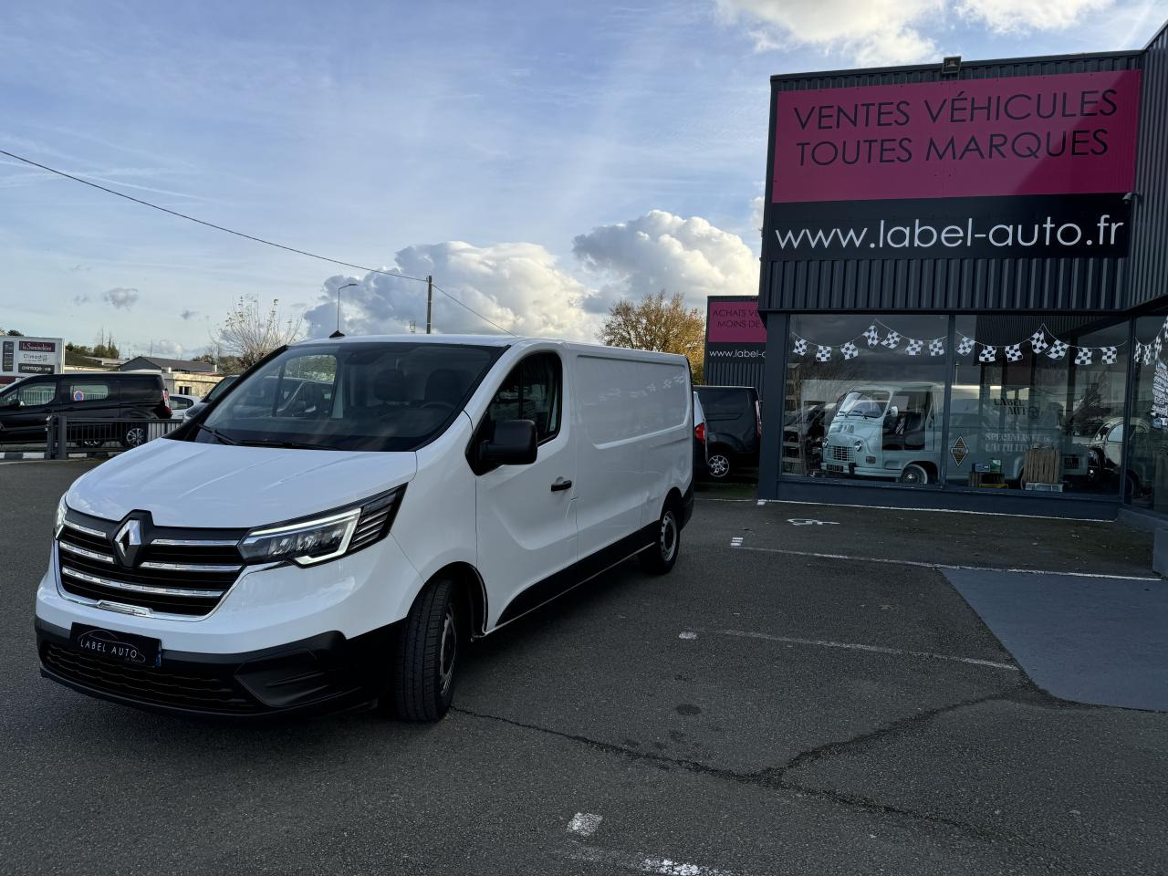 Furgón RENAULT Trafic L2H1 3000 Kg 2.0 Blue dCi - 130  III FOURGON Fourgon Grand Confort L2H1 PHASE 3: foto 6