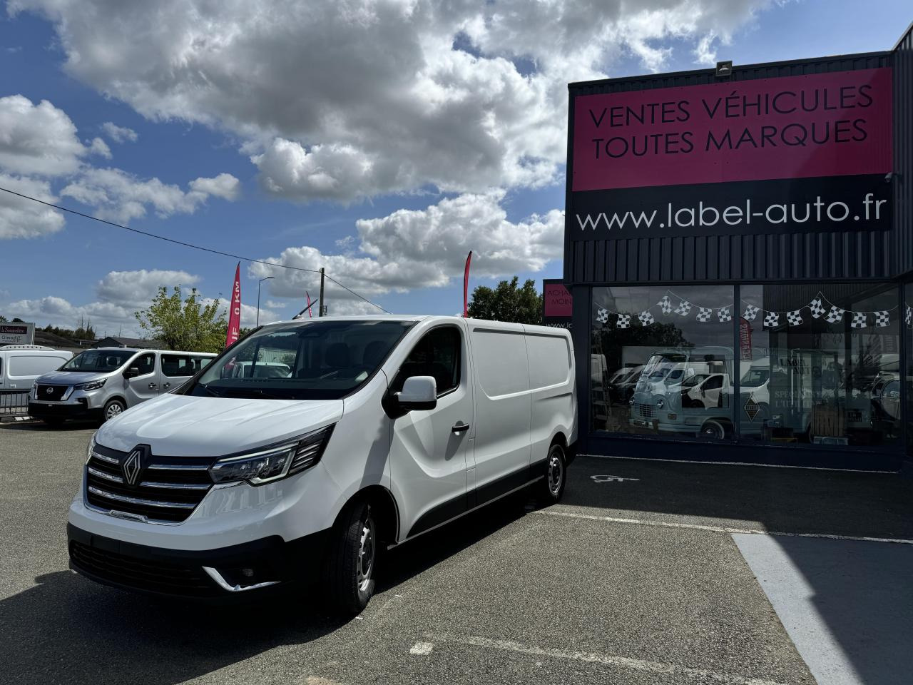 RENAULT Trafic L2H1 3000 Kg 2.0 Blue dCi - 130 L2H1 2 places - Furgón: foto 1 RENAULT Trafic L2H1 3000 Kg 2.0 Blue dCi - 130 L2H1 2 places - Furgón: foto 1
