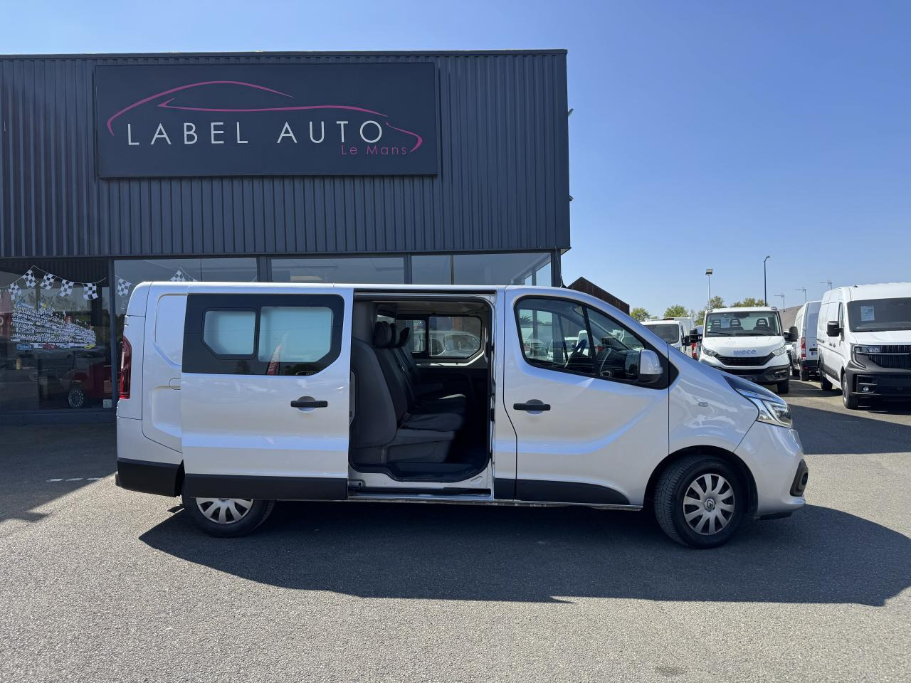 RENAULT trafic L2H1 2.0 DCI 145CH CABINE APPROFONDIE 6 PLACES CONFORT EDC - Furgón: foto 1 RENAULT trafic L2H1 2.0 DCI 145CH CABINE APPROFONDIE 6 PLACES CONFORT EDC - Furgón: foto 1