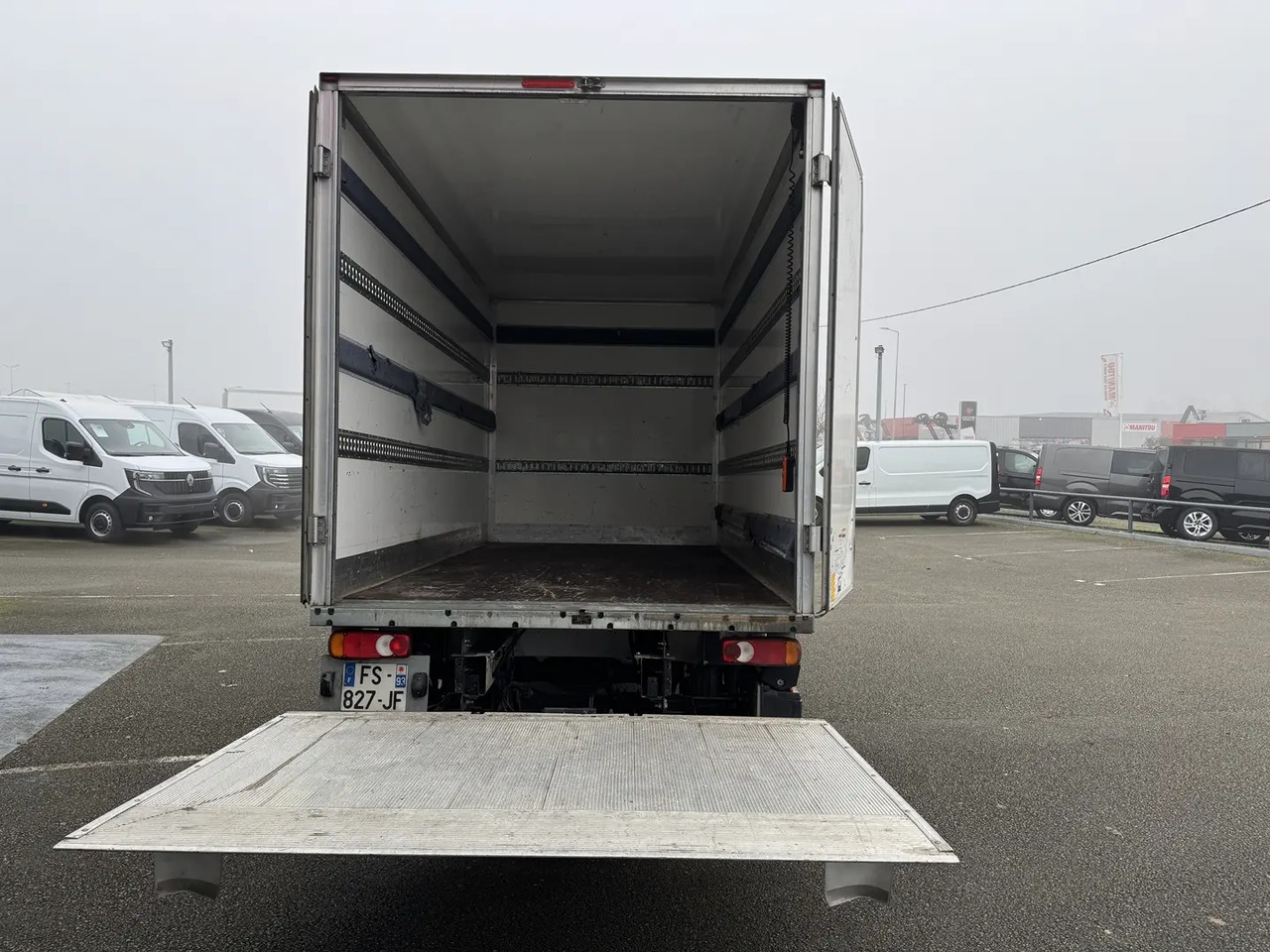 Renault MASTER III GRD VOL F3500 L3 2.3 BLUE DCI 145CH 20M3 CONFORT EURO6 - Coche: foto 3 Renault MASTER III GRD VOL F3500 L3 2.3 BLUE DCI 145CH 20M3 CONFORT EURO6 - Coche: foto 3