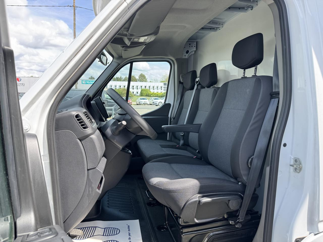 Renault Master RENAULT-MASTER-F3500 2.3 BLUE DCI 145CH CONFORT PLANCHER CABINE 20M3 GPS - Furgoneta caja cerrada: foto 4 Renault Master RENAULT-MASTER-F3500 2.3 BLUE DCI 145CH CONFORT PLANCHER CABINE 20M3 GPS - Furgoneta caja cerrada: foto 4