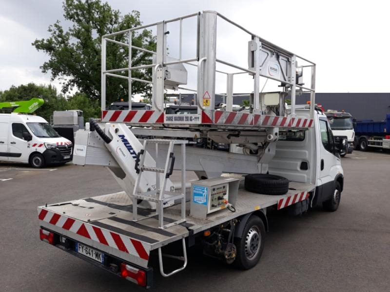 Iveco Daily 35S14 Plateau Nacelle 6m50 Spécial tunnel - Camión con plataforma elevadora: foto 4 Iveco Daily 35S14 Plateau Nacelle 6m50 Spécial tunnel - Camión con plataforma elevadora: foto 4