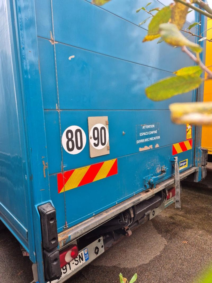 Renault D 7.5 LOW P4X2 210E6 Fourgon Polyfond avec hayon rabattable - Camión caja cerrada: foto 3 Renault D 7.5 LOW P4X2 210E6 Fourgon Polyfond avec hayon rabattable - Camión caja cerrada: foto 3