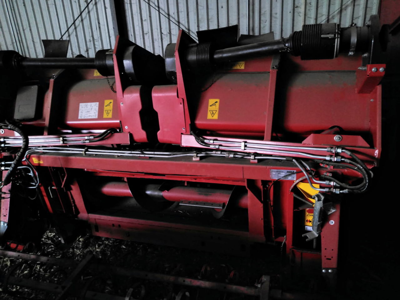 Case IH HEADER 856 - Cabezal de maíz: foto 1 Case IH HEADER 856 - Cabezal de maíz: foto 1