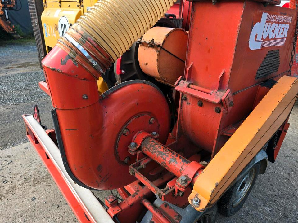 Dücker HM 760 Holzhacker Holzhäcksler Holzhackschnitzler Hacker Häcksler Hatz Diesel 4L40C - Trituradora de madera: foto 4 Dücker HM 760 Holzhacker Holzhäcksler Holzhackschnitzler Hacker Häcksler Hatz Diesel 4L40C - Trituradora de madera: foto 4