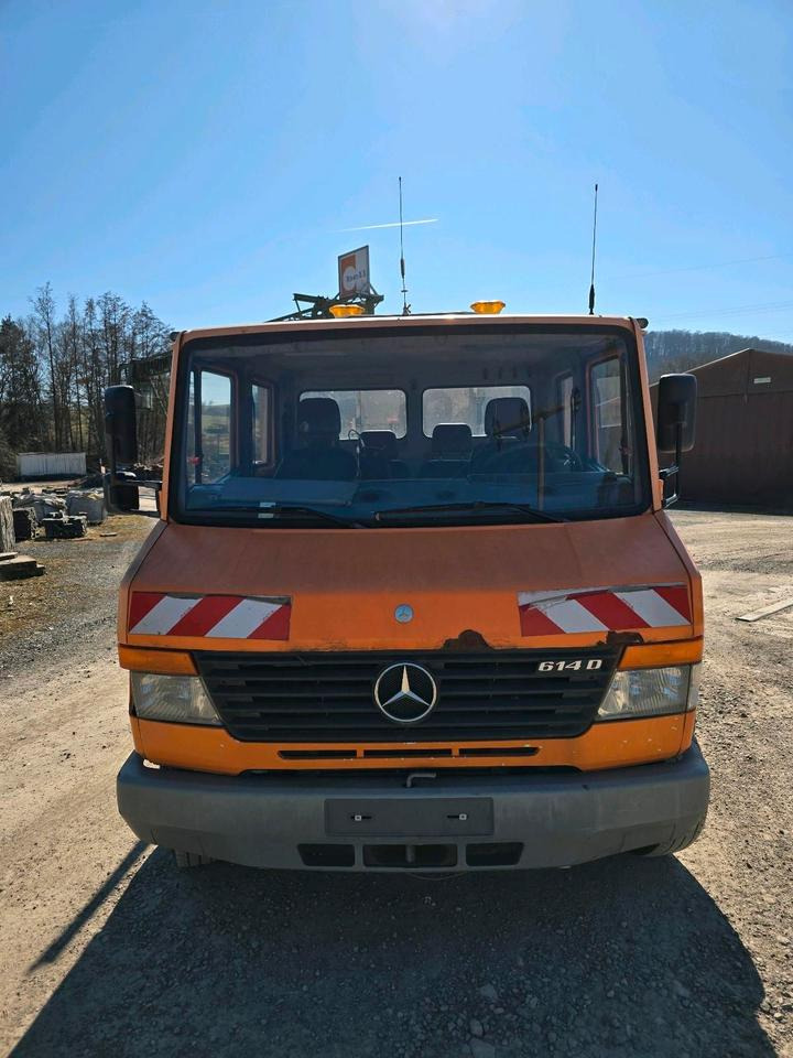 Mercedes-Benz Vario 614D Pritsche Doka 2002 Nissen VLT Verkehrsleittafel Absperrtafel LKW Vorwarntafel - Caja abierta furgoneta, Furgoneta combi: foto 5 Mercedes-Benz Vario 614D Pritsche Doka 2002 Nissen VLT Verkehrsleittafel Absperrtafel LKW Vorwarntafel - Caja abierta furgoneta, Furgoneta combi: foto 5