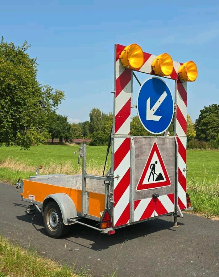 Mersch VZ 615 Absperrtafel FAT Nissen Horizont Verkehrsleittafel Verkehrsleitanhänger Verkehrssicherungsanhänger Leitanhänger - Equipo de construcción: foto 3 Mersch VZ 615 Absperrtafel FAT Nissen Horizont Verkehrsleittafel Verkehrsleitanhänger Verkehrssicherungsanhänger Leitanhänger - Equipo de construcción: foto 3