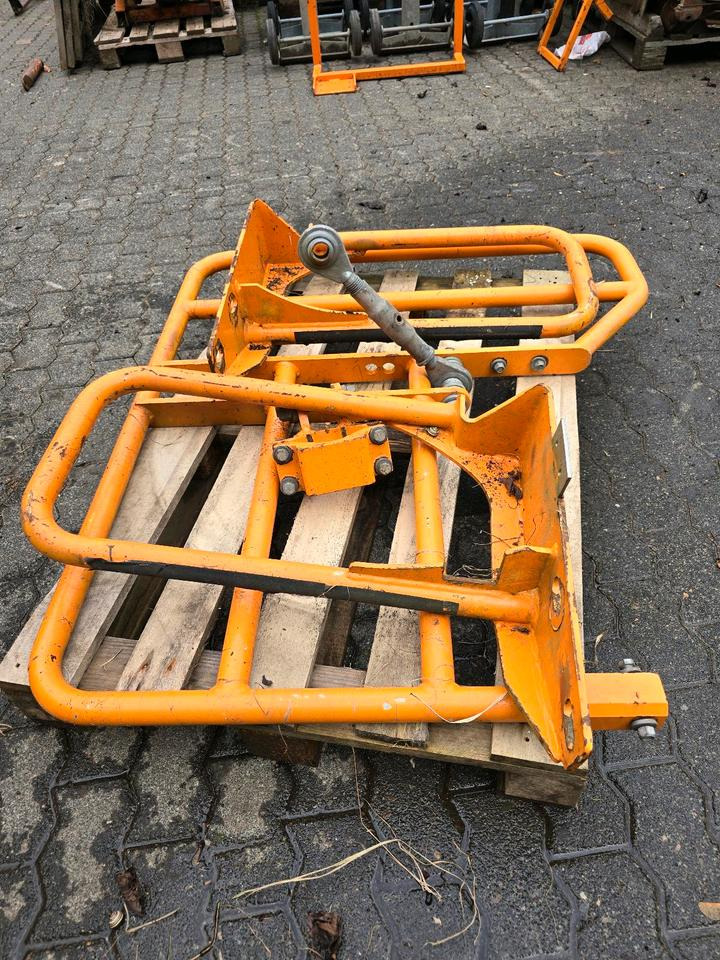 Mulag Seitenanfahrschutz Lampenbügel für Unimog U 300 400 500 UGE UGN 405/12 405/10 Böschungsmäher Böschungsmulcher MHU 800 ME 700 Stoßstange Lampenschutzbügel - Carrocería y exterior para Vehículo municipal: foto 4 Mulag Seitenanfahrschutz Lampenbügel für Unimog U 300 400 500 UGE UGN 405/12 405/10 Böschungsmäher Böschungsmulcher MHU 800 ME 700 Stoßstange Lampenschutzbügel - Carrocería y exterior para Vehículo municipal: foto 4