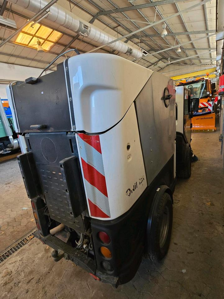 Nilfisk City Ranger 3500 Kehrmaschine Straßenkehrmaschine mit Schmidt Bediendisplay Hako Kehreinheit - Barredora vial: foto 5 Nilfisk City Ranger 3500 Kehrmaschine Straßenkehrmaschine mit Schmidt Bediendisplay Hako Kehreinheit - Barredora vial: foto 5