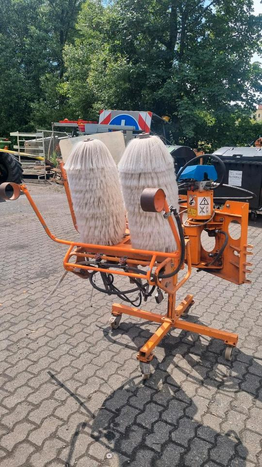 Schmidt RPS-H Leitpfostenwaschgerät Mulag Leitblankenwaschgerät für Unimog 405 u300 400 500 423 318 430 427 527 - Barredora cucharón: foto 3 Schmidt RPS-H Leitpfostenwaschgerät Mulag Leitblankenwaschgerät für Unimog 405 u300 400 500 423 318 430 427 527 - Barredora cucharón: foto 3