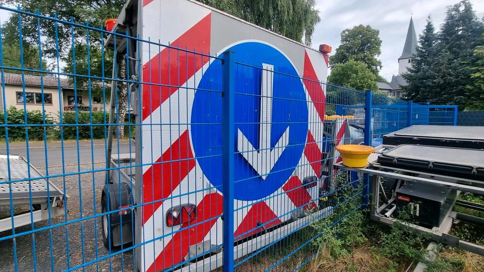Trebbiner Absperrtafel VZ616 LED Funkwarnmeldeanlage Absperrtafel Sperrwand Verkehrsleittafel Verkehrsleitanhänger Verkehrssicherungsanhänger Leitanhänger Leittafel Verkehrssicherung Nissen Horizont - Equipo de construcción, Remolque: foto 3 Trebbiner Absperrtafel VZ616 LED Funkwarnmeldeanlage Absperrtafel Sperrwand Verkehrsleittafel Verkehrsleitanhänger Verkehrssicherungsanhänger Leitanhänger Leittafel Verkehrssicherung Nissen Horizont - Equipo de construcción, Remolque: foto 3