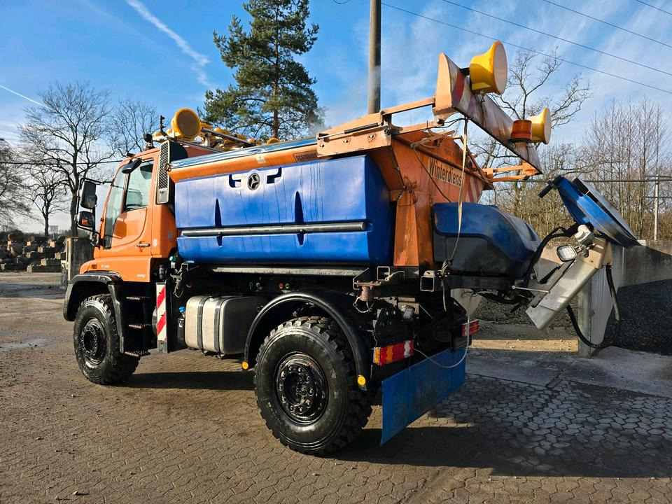 Unimog U500 2008 EasyDrive Variopilot Leistungshydraulik 405/10 405/12 NKS-Z-UGN-43K Bluetec 4 Mercedes-Benz UGE UGN Schmidt Stratos Salzstreuer - Máquina quitanieve: foto 3 Unimog U500 2008 EasyDrive Variopilot Leistungshydraulik 405/10 405/12 NKS-Z-UGN-43K Bluetec 4 Mercedes-Benz UGE UGN Schmidt Stratos Salzstreuer - Máquina quitanieve: foto 3