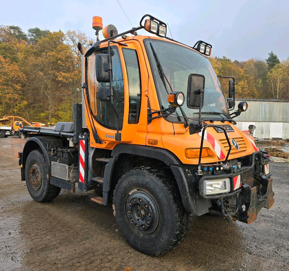 Unimog U400 Bluetec 5 2011 405 Mercedes-Benz U 300 500 423 427 430 527 530 - Vehículo municipal: foto 2 Unimog U400 Bluetec 5 2011 405 Mercedes-Benz U 300 500 423 427 430 527 530 - Vehículo municipal: foto 2