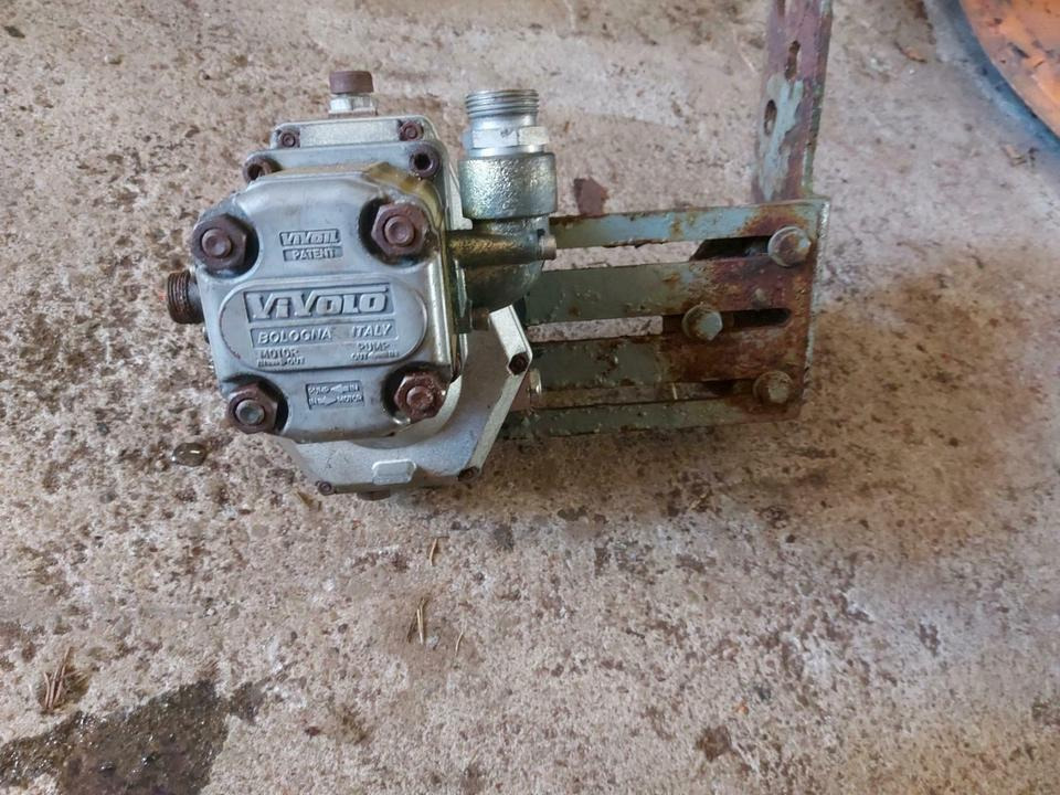 Zapfwellenhydraulikpumpe Hydraulikpumpe Schmidt Salzstreuer SST - Bomba hidráulica para Vehículo municipal: foto 1 Zapfwellenhydraulikpumpe Hydraulikpumpe Schmidt Salzstreuer SST - Bomba hidráulica para Vehículo municipal: foto 1