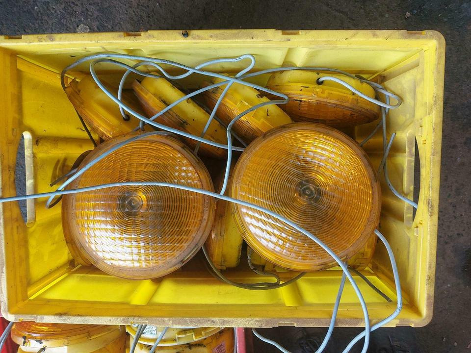 Nissen LED Vorwarner Leuchte Zyklop 220 Absperrtafel Vorwarntafel - Luz/ Iluminación: foto 2 Nissen LED Vorwarner Leuchte Zyklop 220 Absperrtafel Vorwarntafel - Luz/ Iluminación: foto 2