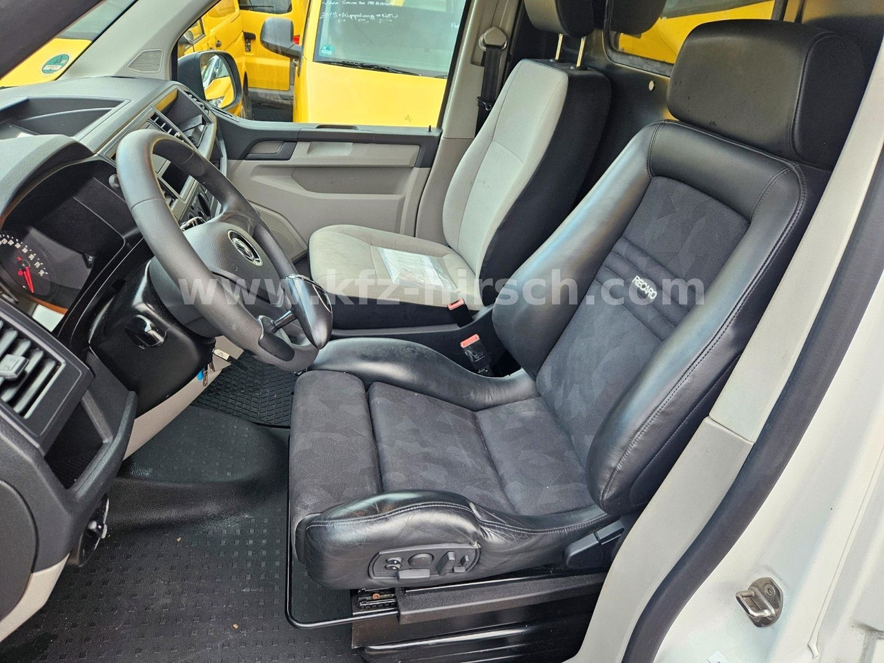 Volkswagen T6 Auto/ DSG Bott Sortimo Stdhzg Behindertenger. - Furgoneta de pasajeros: foto 5 Volkswagen T6 Auto/ DSG Bott Sortimo Stdhzg Behindertenger. - Furgoneta de pasajeros: foto 5