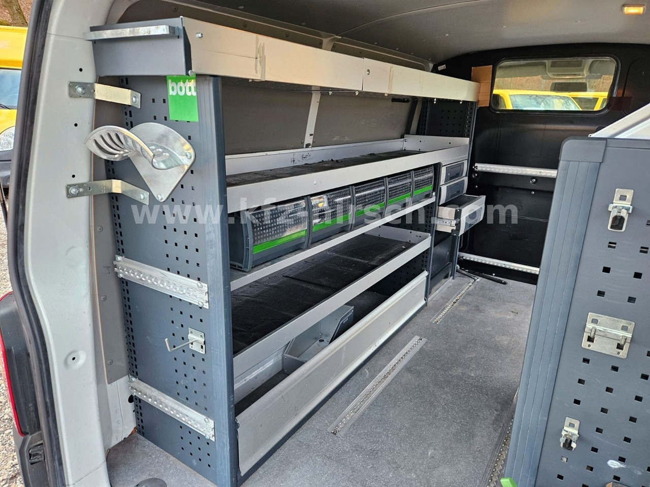 Volkswagen T6 Automatik/ DSG Sortimo Stdhzg Behindertenger. - Furgoneta de pasajeros: foto 4 Volkswagen T6 Automatik/ DSG Sortimo Stdhzg Behindertenger. - Furgoneta de pasajeros: foto 4