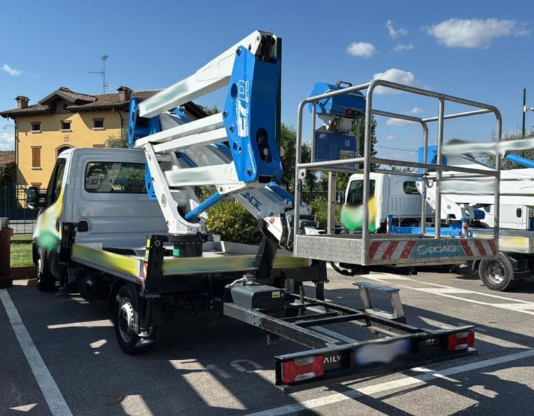 Iveco 35S14 podnośnik koszowy 27 m Socage ForSte 27D SPEED - Camión con plataforma elevadora: foto 2 Iveco 35S14 podnośnik koszowy 27 m Socage ForSte 27D SPEED - Camión con plataforma elevadora: foto 2