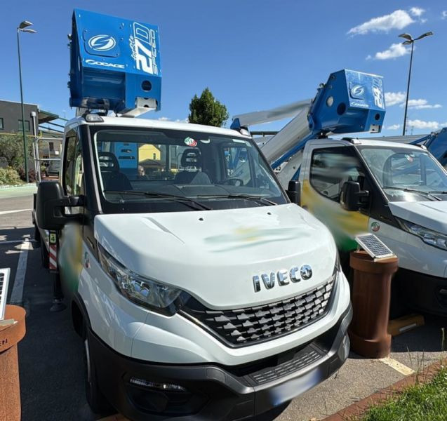 Iveco 35S14 podnośnik koszowy 27 m Socage ForSte 27D SPEED - Camión con plataforma elevadora: foto 1 Iveco 35S14 podnośnik koszowy 27 m Socage ForSte 27D SPEED - Camión con plataforma elevadora: foto 1