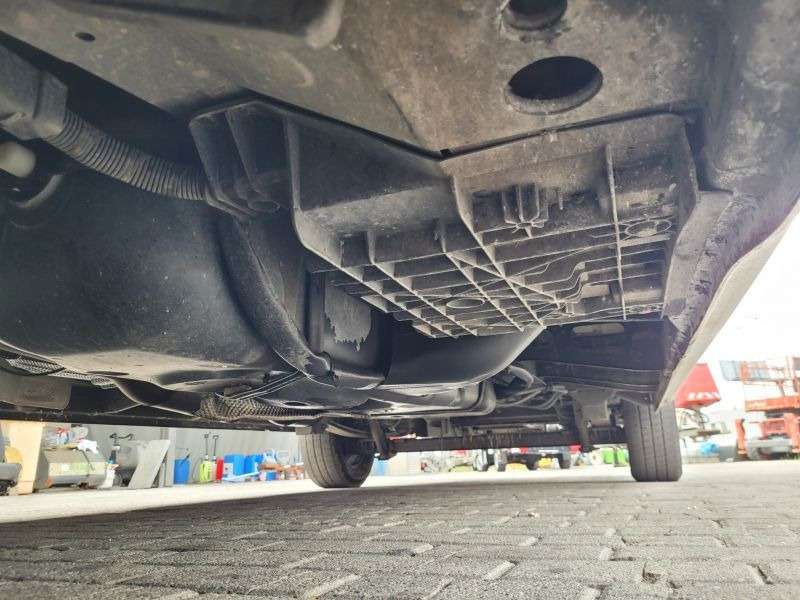 Camión con plataforma elevadora Renault Renault Master podnośnik koszowy 12,5 m Versalift ETL-32-125: foto 18 Camión con plataforma elevadora Renault Renault Master podnośnik koszowy 12,5 m Versalift ETL-32-125: foto 18