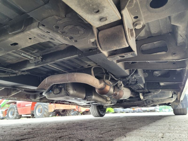 Camión con plataforma elevadora Renault Renault Master podnośnik koszowy 12,5 m Versalift ETL-32-125: foto 17 Camión con plataforma elevadora Renault Renault Master podnośnik koszowy 12,5 m Versalift ETL-32-125: foto 17