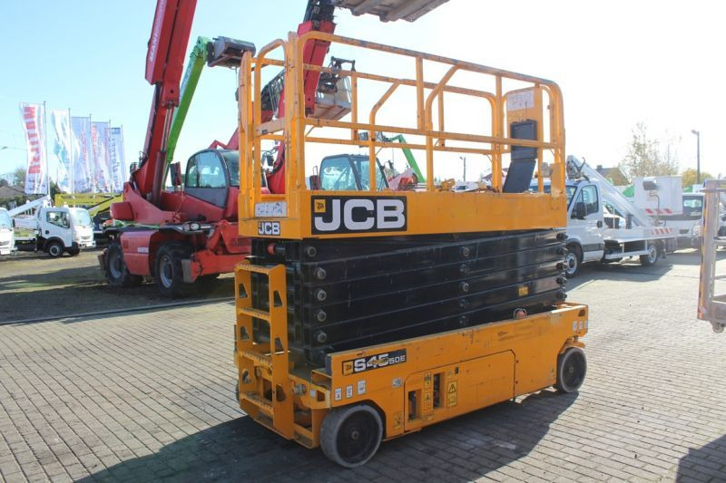 Podnośnik nożycowy elektryczny 16 m JCB S4550E - Plataforma de tijeras: foto 3 Podnośnik nożycowy elektryczny 16 m JCB S4550E - Plataforma de tijeras: foto 3