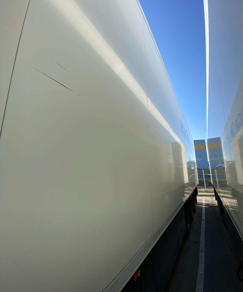 Schmitz SCHMITZ MULTITEMP 7cm - Semirremolque frigorífico: foto 4 Schmitz SCHMITZ MULTITEMP 7cm - Semirremolque frigorífico: foto 4