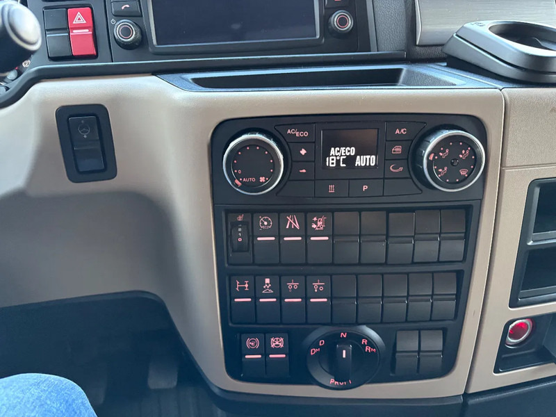 MAN TGX 18.500 4x2 / YEAR 2019 / RETARDER / - Cabeza tractora: foto 3 MAN TGX 18.500 4x2 / YEAR 2019 / RETARDER / - Cabeza tractora: foto 3