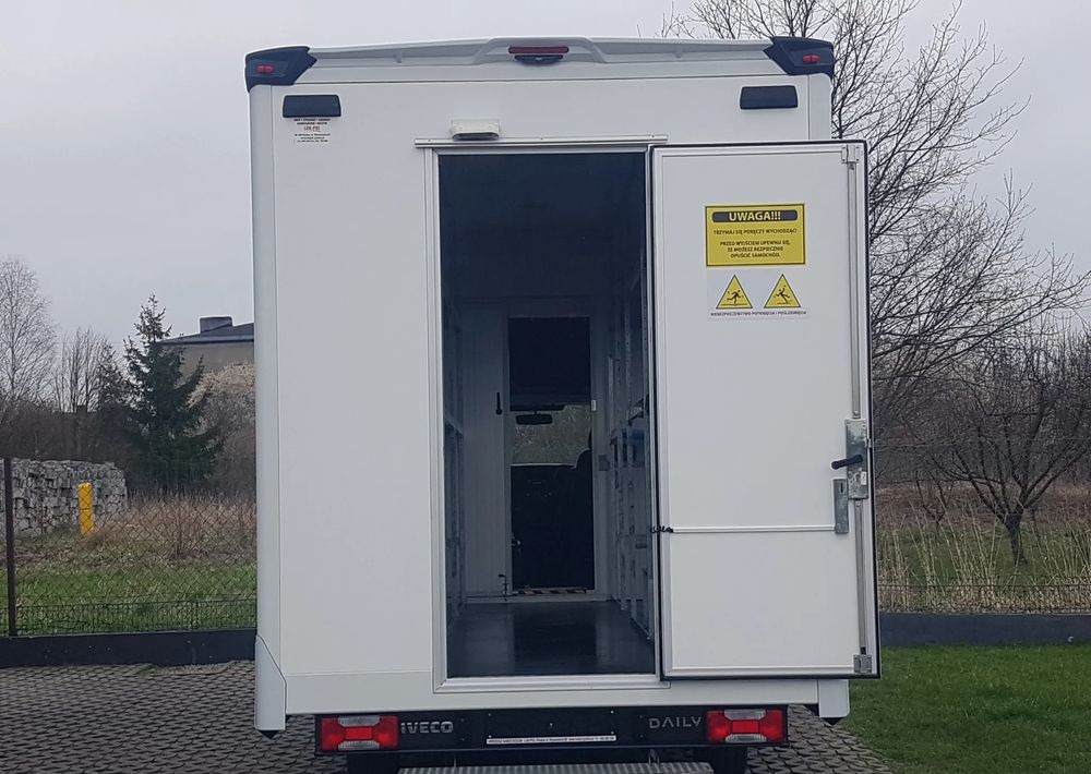 Iveco DAILY KONTENER NISKOPODŁOGOWY 4,43x2,23x2,42 SKLEP BAR FOODTRUCK KAMPER KLIMA - Furgoneta caja cerrada: foto 5 Iveco DAILY KONTENER NISKOPODŁOGOWY 4,43x2,23x2,42 SKLEP BAR FOODTRUCK KAMPER KLIMA - Furgoneta caja cerrada: foto 5