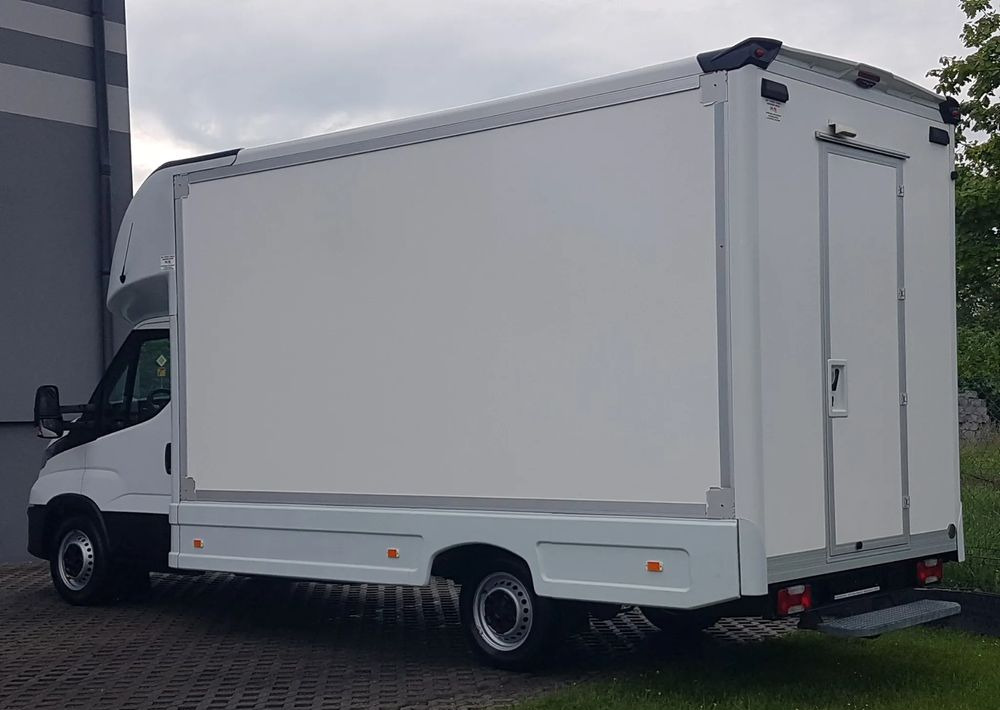 Iveco DAILY KONTENER NISKOPODŁOGOWY 4,43x2,23x2,42 SKLEP BAR FOODTRUCK KAMPER KLIMA - Furgoneta caja cerrada: foto 3 Iveco DAILY KONTENER NISKOPODŁOGOWY 4,43x2,23x2,42 SKLEP BAR FOODTRUCK KAMPER KLIMA - Furgoneta caja cerrada: foto 3