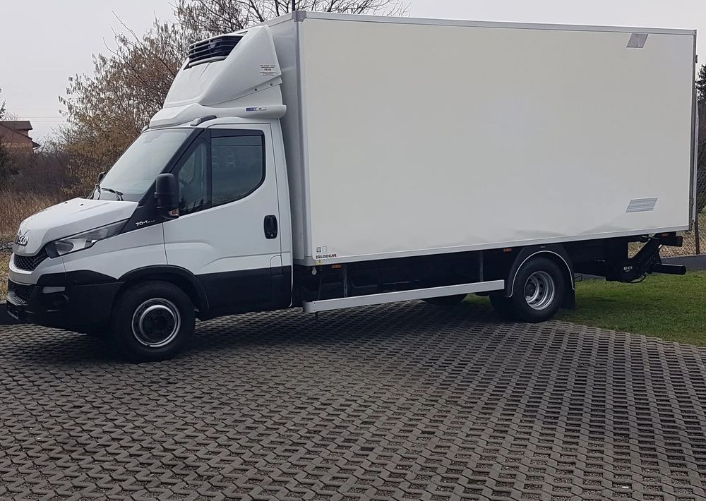Iveco Daily 70-170 WINDA CHŁODNIA 10EP AGREGAT IZOTERMA - Camión frigorífico: foto 2 Iveco Daily 70-170 WINDA CHŁODNIA 10EP AGREGAT IZOTERMA - Camión frigorífico: foto 2