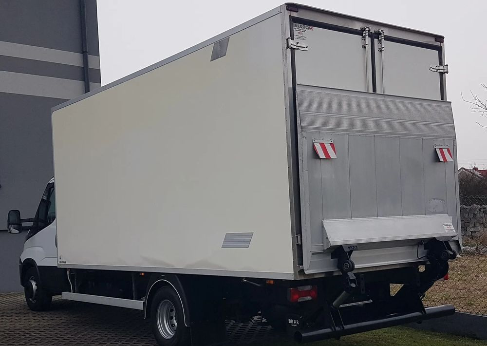 Iveco Daily 70-170 WINDA CHŁODNIA 10EP AGREGAT IZOTERMA - Camión frigorífico: foto 3 Iveco Daily 70-170 WINDA CHŁODNIA 10EP AGREGAT IZOTERMA - Camión frigorífico: foto 3
