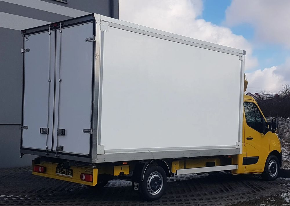 Renault MASTER KONTENER 8EP 4,21x2,23x2,22 KLIMA KRAJOWY MANUAL 6-BIEGÓW - Furgoneta caja cerrada: foto 4 Renault MASTER KONTENER 8EP 4,21x2,23x2,22 KLIMA KRAJOWY MANUAL 6-BIEGÓW - Furgoneta caja cerrada: foto 4