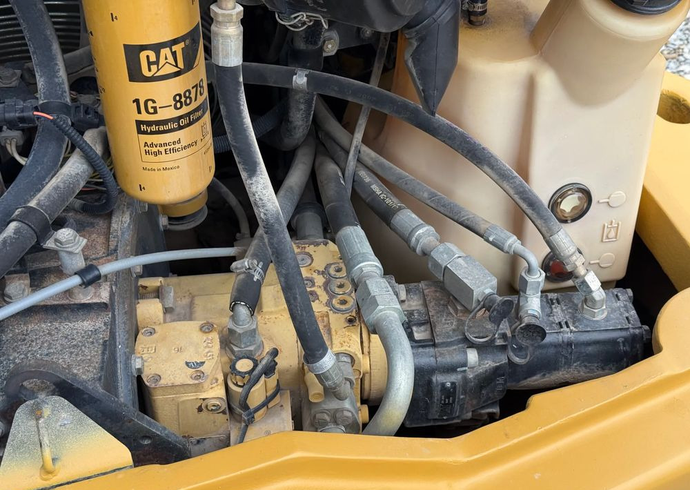 Cargadora de ruedas Caterpillar * CAT 907 H * Ładowarka * Sprowadzona * Bardzo Dobry Stan: foto 10 Cargadora de ruedas Caterpillar * CAT 907 H * Ładowarka * Sprowadzona * Bardzo Dobry Stan: foto 10