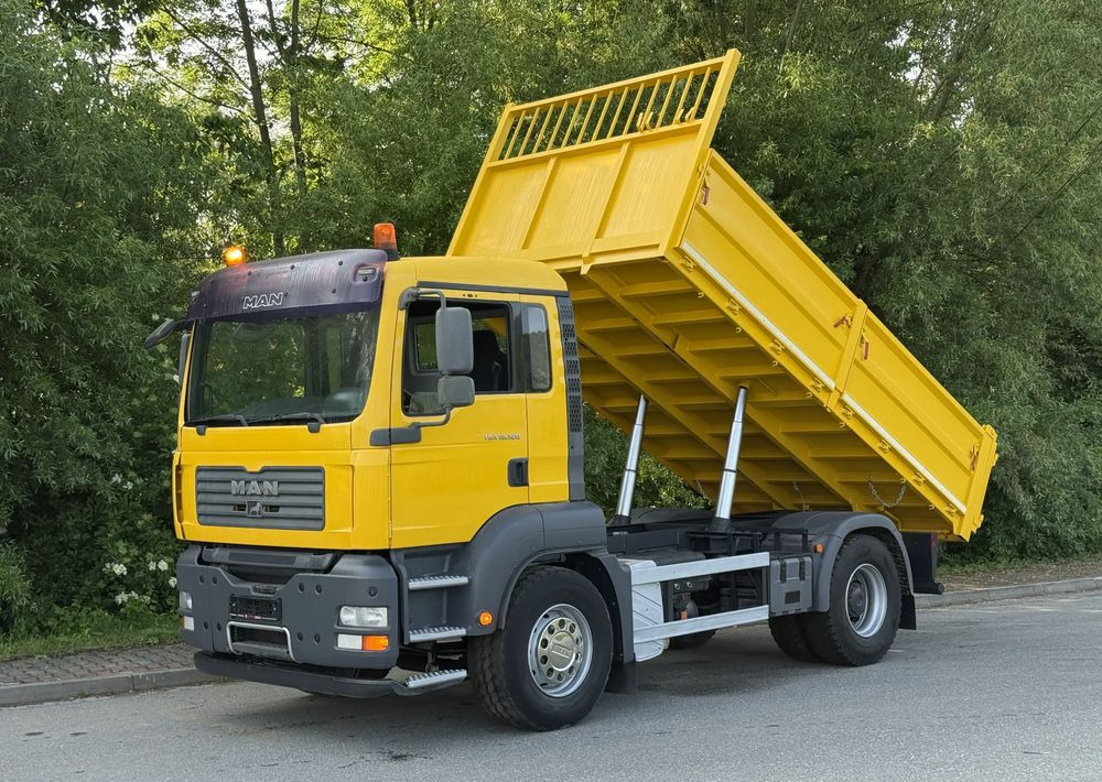 MAN * MAN TGA 18-320 * Kiper Wywrotka * 4x2 * Kran * Sprowadzony* Bardzo Dobry Stan - Camión volquete: foto 1 MAN * MAN TGA 18-320 * Kiper Wywrotka * 4x2 * Kran * Sprowadzony* Bardzo Dobry Stan - Camión volquete: foto 1