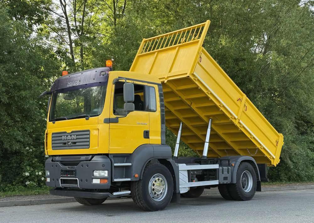 MAN * MAN TGA 18-320 * Kiper Wywrotka * 4x2 * Kran * Sprowadzony* Bardzo Dobry Stan - Camión volquete: foto 2 MAN * MAN TGA 18-320 * Kiper Wywrotka * 4x2 * Kran * Sprowadzony* Bardzo Dobry Stan - Camión volquete: foto 2