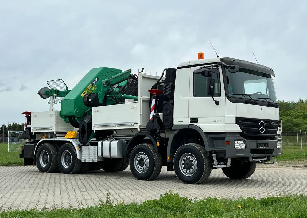 Mercedes-Benz * Mercedes 8x6 Actros 4144 * HDS Palfinger 150002 + FLY JIB PJ 170 * Dźwig * 40 TON * Wyciągarka * 35 Metrów * Kosz * - Camión grúa: foto 1 Mercedes-Benz * Mercedes 8x6 Actros 4144 * HDS Palfinger 150002 + FLY JIB PJ 170 * Dźwig * 40 TON * Wyciągarka * 35 Metrów * Kosz * - Camión grúa: foto 1