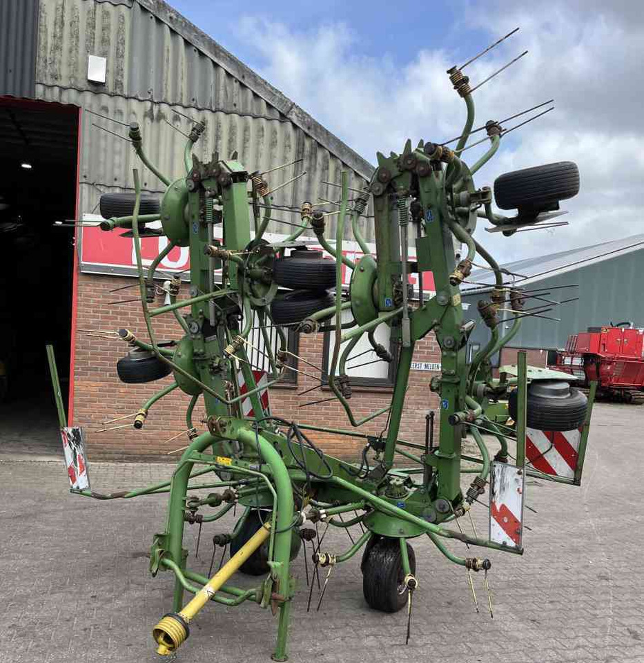 Krone KW 8.80/8 Schudder Tedder Kreiselheuer weidebouwmachines - Henificadora: foto 1 Krone KW 8.80/8 Schudder Tedder Kreiselheuer weidebouwmachines - Henificadora: foto 1