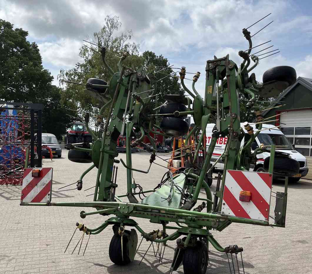 Krone KW 8.80/8 Schudder Tedder Kreiselheuer weidebouwmachines - Henificadora: foto 4 Krone KW 8.80/8 Schudder Tedder Kreiselheuer weidebouwmachines - Henificadora: foto 4