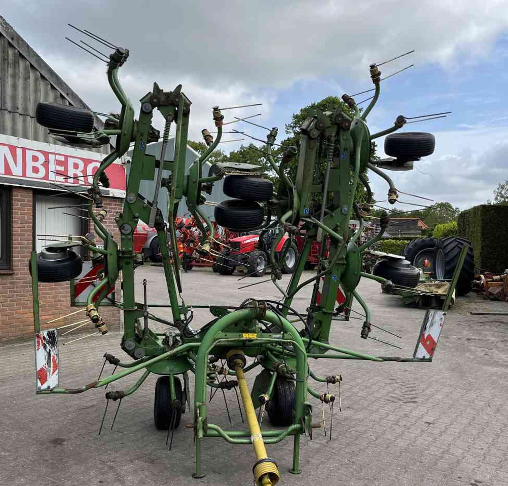 Krone KW 8.80/8 Schudder Tedder Kreiselheuer weidebouwmachines - Henificadora: foto 2 Krone KW 8.80/8 Schudder Tedder Kreiselheuer weidebouwmachines - Henificadora: foto 2