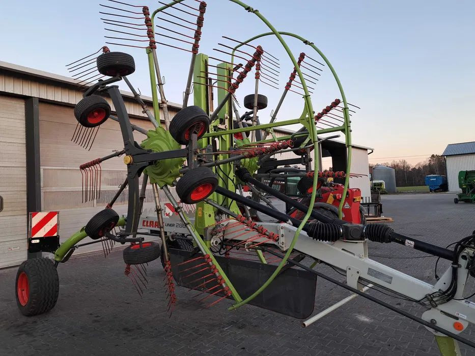 Zgrabiarka Claas liner 2800 - Henificadora: foto 2 Zgrabiarka Claas liner 2800 - Henificadora: foto 2
