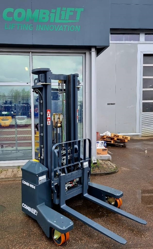 Aisle-Master WR4 - BRAND NEW on stock ! - Carretilla de 4 vías: foto 5 Aisle-Master WR4 - BRAND NEW on stock ! - Carretilla de 4 vías: foto 5