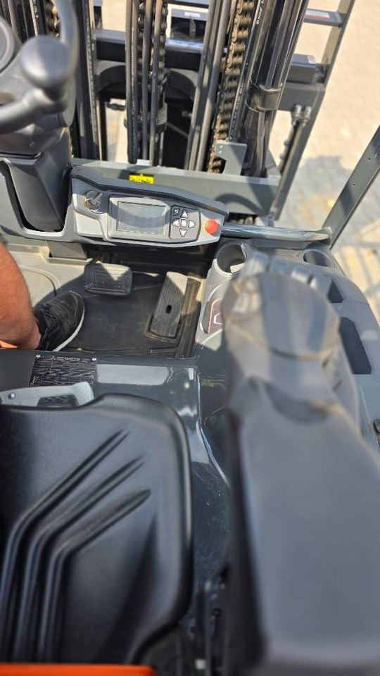 Carretilla elevadora eléctrica Mitsubishi FB 55 NH DEMO 122hrs only !: foto 19 Carretilla elevadora eléctrica Mitsubishi FB 55 NH DEMO 122hrs only !: foto 19