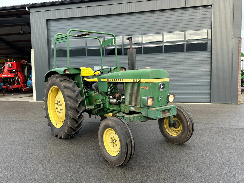 John Deere 1630 2-wd - Tractor: foto 1 John Deere 1630 2-wd - Tractor: foto 1