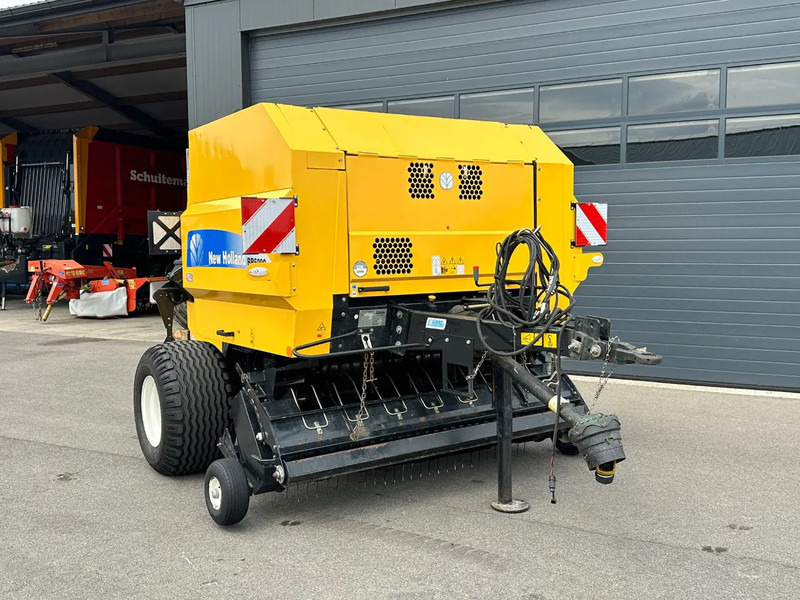 New Holland BR6090 balenpers - Maquinaria agrícola: foto 1 New Holland BR6090 balenpers - Maquinaria agrícola: foto 1