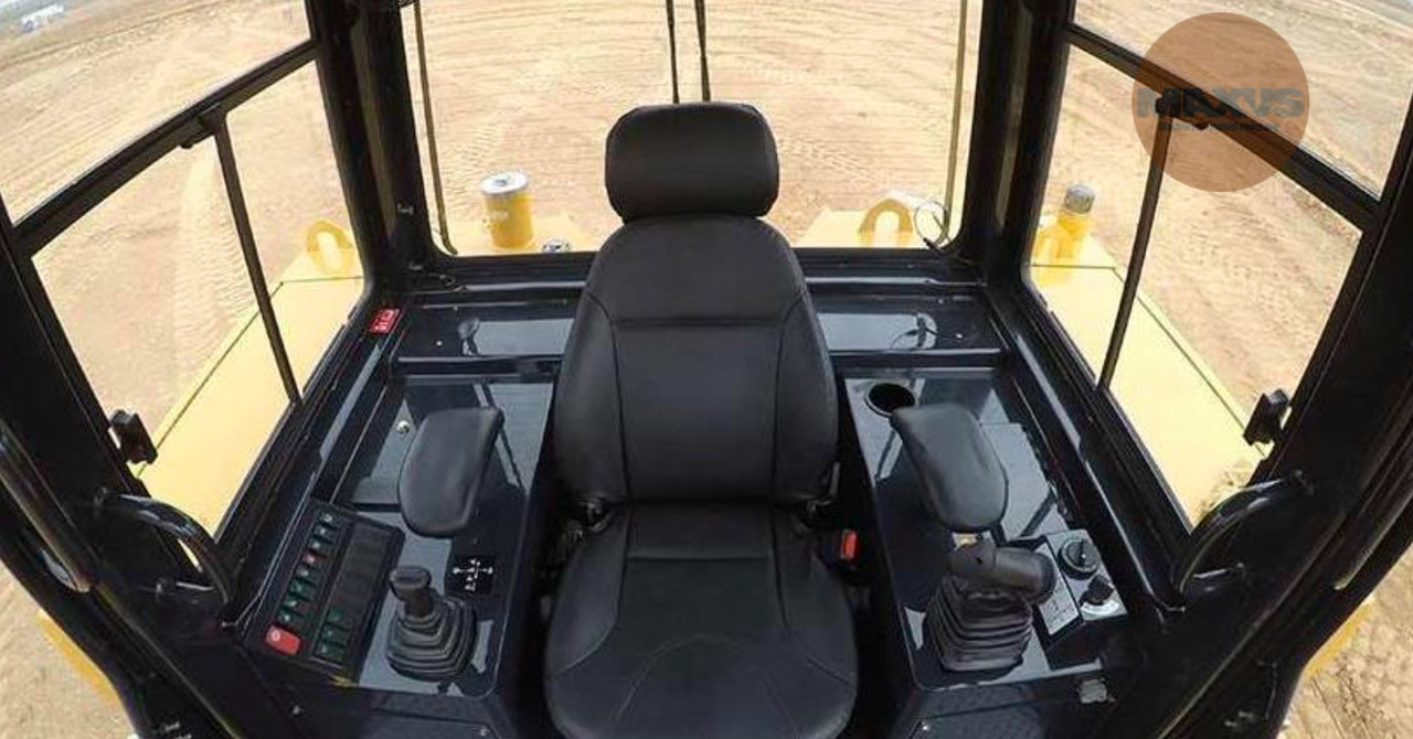 Maxus Buldoger CAT Maxus 25 ton 235hp - Bulldozer: foto 2 Maxus Buldoger CAT Maxus 25 ton 235hp - Bulldozer: foto 2